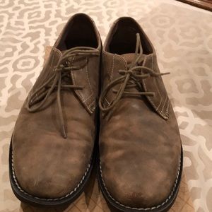 Men’s Penguin lace-up leather shoes size 13.